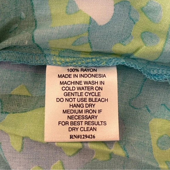 Women’s Escapada Living turquoise beach vibes scoop neck top Small - Picture 4 of 4